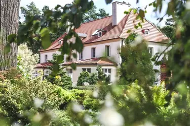 Viesi brauc ar kanoe laivām pa Orzyc Wielki ezeru — ūdens sporta veidi